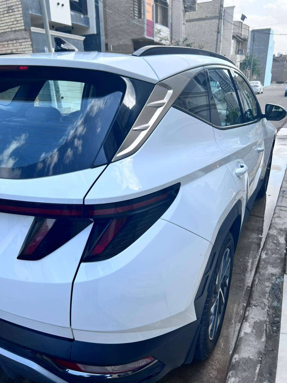 للبيع: هيونداي توسان 2022
    مكان السيارة: كربلاء المقدسة
📞 للتواصل: ***********

💰 السعر: 205 ورقة وبيها مجال 
📊 المسافة المقطوعة: 29 ألف كم
🛠️ المحرك: 4 سلندر – 2000cc

⚠️ حالة السيارة:
• وارد خليجي ✅ 
• كفالة عامة بدون أضرار ✅
• السيارة بوضع الوكالة ✅
• المواصفات - فول مواصفات

📌 تفاصيل إضافية
• رقم السيارة: بغداد الدولي الجديد
• باسم المالك تحويل مباشر
• السنوية نافذة لغاية 2027
• لون السيارة: أبيض

