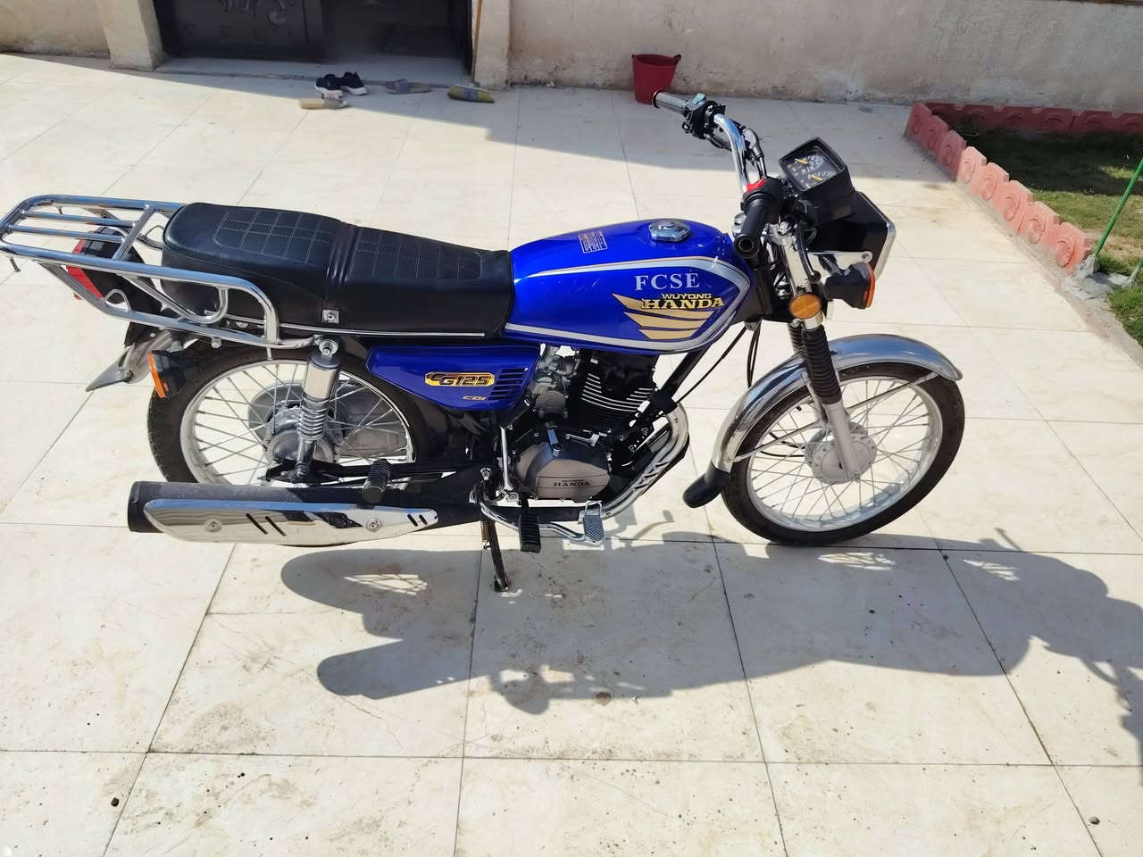 دراجه هونده خمسه كير
جديده  ماساحكه بعده 
بدون بس وصل 
***********
