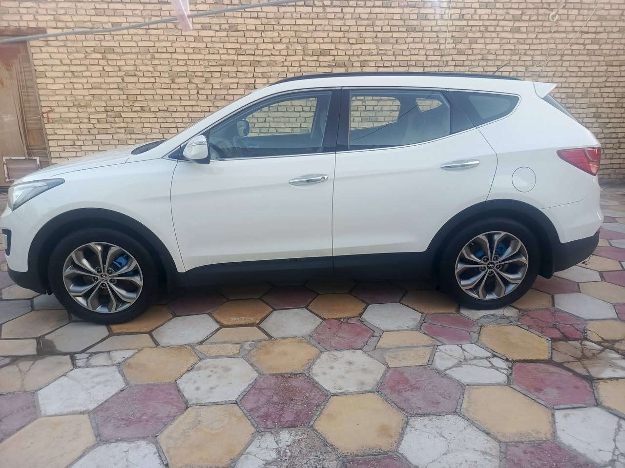 سنتافيا 2013 خليجي باسمي مشروع وطني مكفولة ضربه وصبغ بيها بارد بسيط  مكينه أربعة سلندر 2400 مواصفات سبعة راكب 3قطع تبريد ويل كروم حساس خلفي كامره حاجب لايت زنون اصلي مرايات شفط سياره جديده وجاهزة مكانها الناصريه السعر 148 الاتصال ***********
