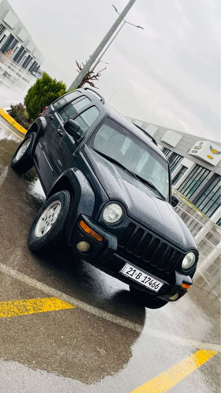 جێب لیبرتی مۆدیل ۲٠٠٤ سەیارەکە ڕەقەم سلیمانییە بە شەرتی تەحویل غەرامە بڕاوە سەنەوی تا ۲٠۳٠ تازەیە گێڕ ئۆتۆماتیک گێڕ و مەکینەی بە شەرتی فەحس و تەرای و فیتەر زۆر مەزبوت و جایزە دەبڵ ئەکسلی بە شەرت سەیارەکە یەک پارچە بۆیاخی هەیە بێ دەعم و لێدروییە پێش و دوای کەپسە قرچیشی نییە دەرگای دواوە سنوق بۆیاخە چوار تایە وویلی لۆک لۆکی لە ژێرایە تەقەو ڕەقەی بە شەرت کارەبای هەموو گیانی بە شەرت تەبرید سارد و گەرمی بە شەرت سەیارەکە ماڵی دۆستە و بێ مەسرەفە مەسرەفی هیچ تیا نییە لە سلیمانیم سیعری ٦۸ گەلاو مەجالیکی برایانە 
٠۷۷٠۲۲٦۸٤۸۹___٠۷٥٠۱٤۸۸٤٠۸ السليمانية, العراق


**إذا كنت صاحب هذا الإعلان وتريد حذفه لأي سبب، رجاءا أرسل رسالة إلى الدعم الفني**