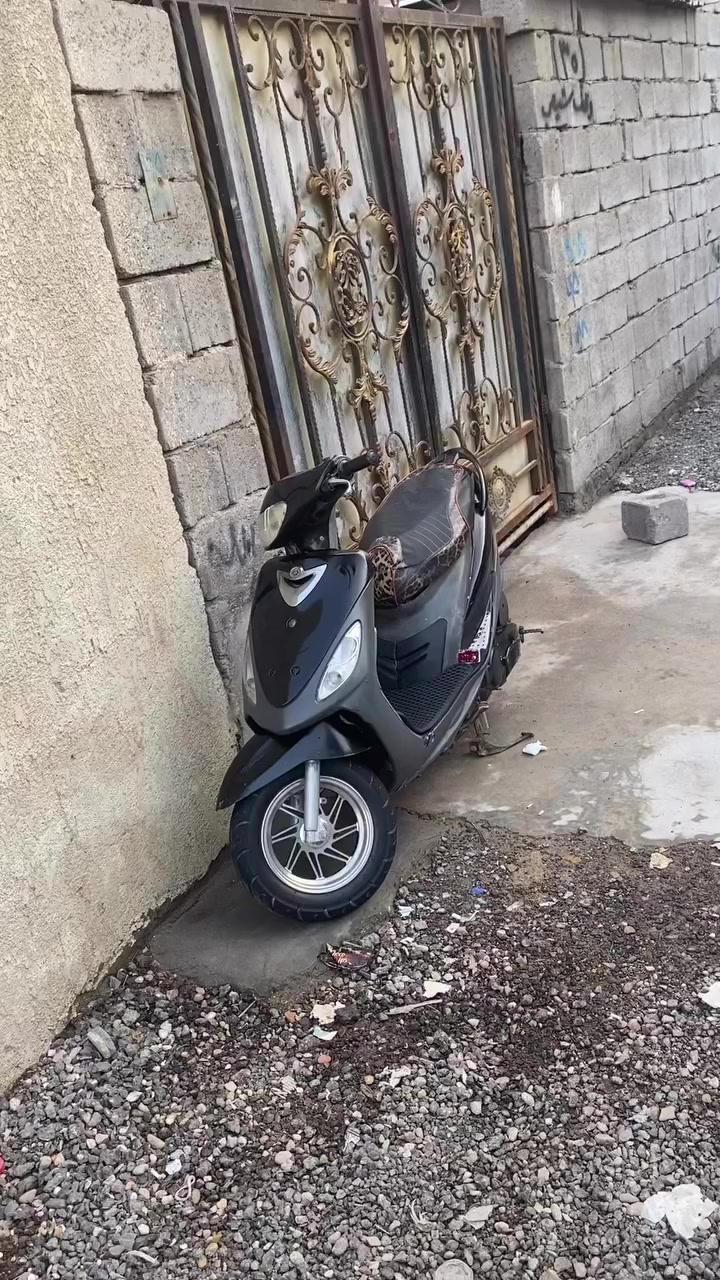 سلام عليكم ماكس قجمه للبيع مفتوحه بستم دراجه بلمشي تخبل اشاير رباعيه لايت عالي ناصي سكنات شغاله حتا سلف يراد باتري. مكاني بصره سعر 550 وبيها مجال خابرني وسهله  ***********
