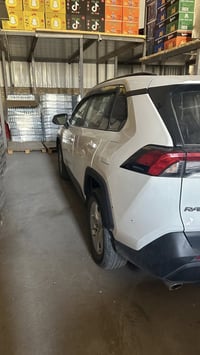 #سعر_مغرى_جدا للبيع تويوتا RAV4 رافور بانزين موديل السيارة : 2021 المس...
