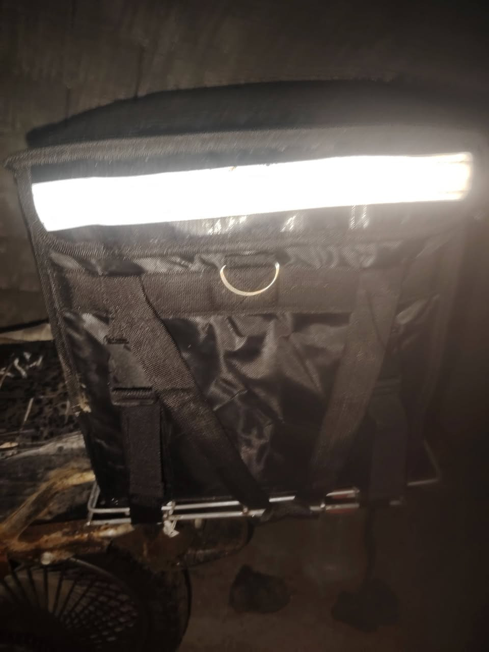 جنطه دلفري مستعمله قليل
السعر ١٧ مع التوصيل ***********
***********  غير متواجد عالفيس
