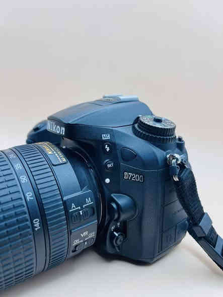 نيكون 7200
عدسة 140.18
شاحنة
جنطة
حزام كتف
جنطة
شتر 4k
نضافه 100‎%‎
السعر 670الف سعر نهائي
مكاني ناصريه 
متوفر توصيل
للتواصل وتساب او تصال 
***********
