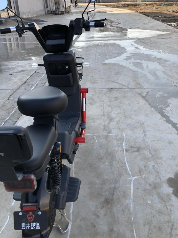 السلام عليكم ماطور شحن للبيع جديد ما صارلو ثلاث اشهر وبطاريات جدد شرط وما بي اي خلل وتايراتو جدد وكلو شغال سعر ٣٥٠ تواصل واتساب *********** يرهم مراوسه شعندك نزل
