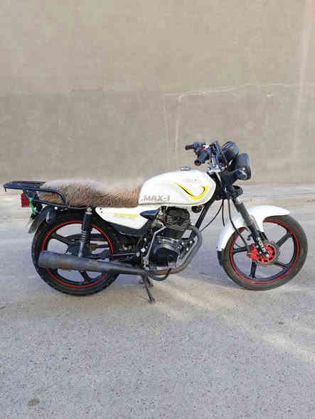 للبيع سونلنك ماكس مديل 25 اوراق كاملة سلف وهندر ماشية 6 الف مكينة خرسة لانضوح ولادخان ولاتفيلس كهربائيات شغال طسة متحس بيها دراجة رزانة وشلعة ومعدل ترايك وين متريد عارضها 775 مكاني بغداد البياع الشراي يتصل ***********
