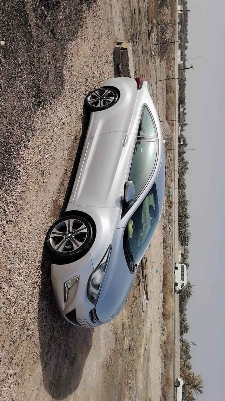 السلام عليكم
النترا تك باب موديل 2014 السياره كلش حلوه حادثها كلش خفيف جاملغ امامي مصبوغ وبيها نص من الجاملغ الخلفي  السياره ماشي قليل كلش  مكينه 1800Gd
شادها قبل سبوع جديده تخم تاير حداديه جديده ١٠٠٪
السعر ٨٥ وبيها مجال بسيط مكانها بابل
***********
