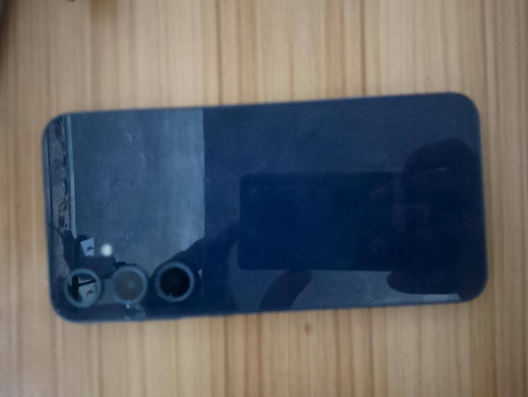 سلام عليكم جهاز سامسونك A35 5G للبيع السعر 225الف جهاز نضيف بدون كارتونه هذا رقمي ***********
