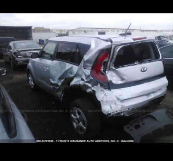 كيه صول موديل ٢٠١٨ مكينه ١٦٠٠ حادثها وسونارها موضح بل صور مكانها بغداد الشعب شارع الاسواق المركزية سعرها ١١٥ ورقة وبيها مجال حك الجيه ورقم تليفوني ***********
