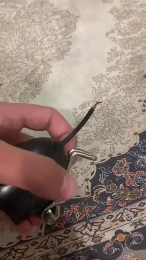 السلام عليكم عندي ذني شاحنه مال بايسكل هايبرد والضوه هم يرهم للبايسكلات الهايررد ينشد ويه وايرات البطاريه والسرج الي جاي ويه البايسكل نفسه
كلهن جديدات وشغالات 100٪ وما بيهن اي شي 
انطوني سعر بيهن بما يرضي الله


**إذا كنت صاحب هذا الإعلان وتريد حذفه لأي سبب، رجاءا أرسل رسالة إلى الدعم الفني**