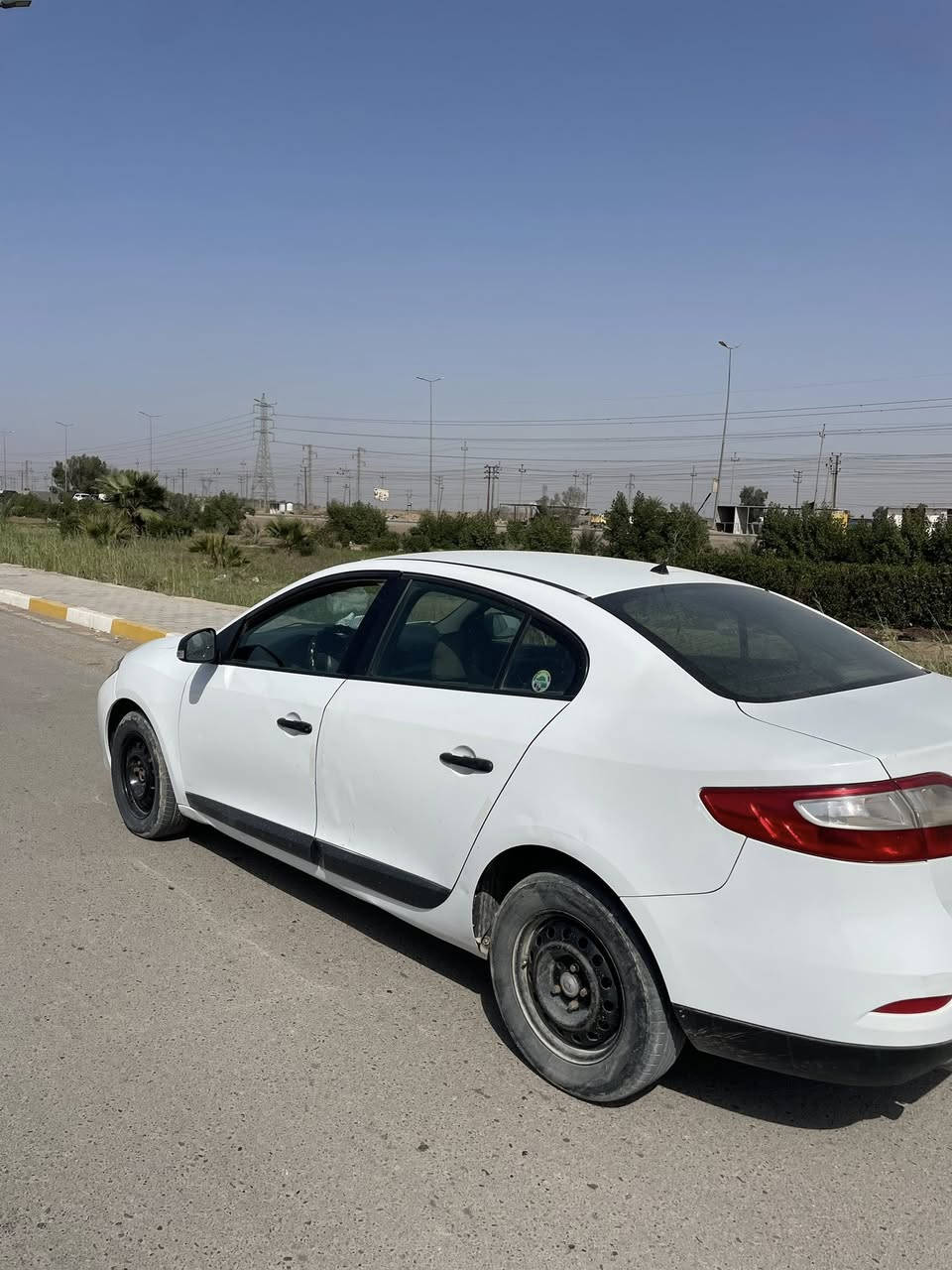 رينو فلونس 2012 قبق اصفر رقم بغداد انكليزي بأسمي تحويل ثاني يوم السعر 63 للتفاصيل اتصل ***********
