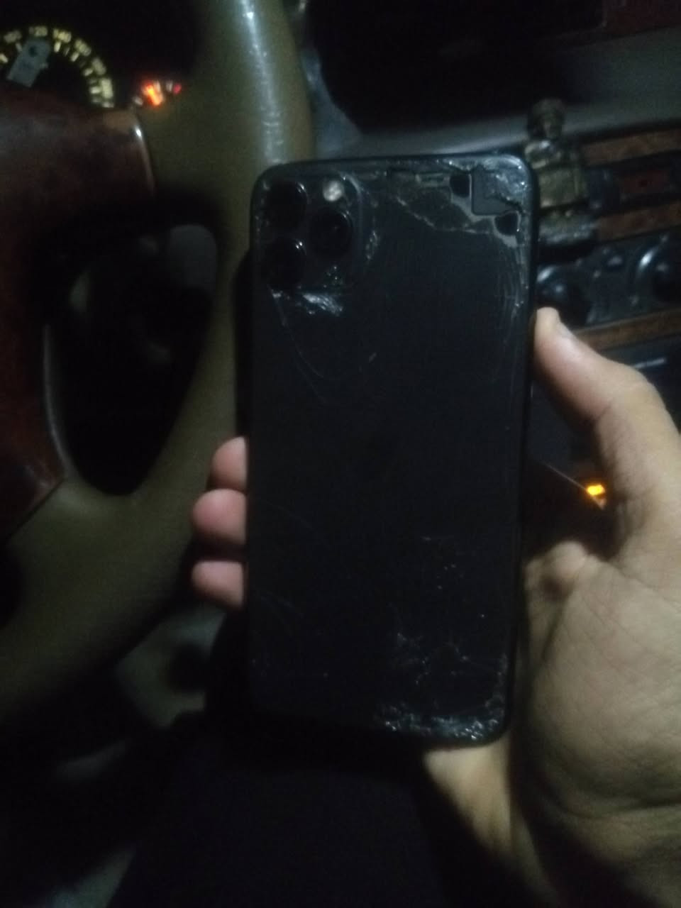 للبيع 11برو ماكس256 فقط شاشه مبدل وكاله وظهر مكسور سعر200
***********
