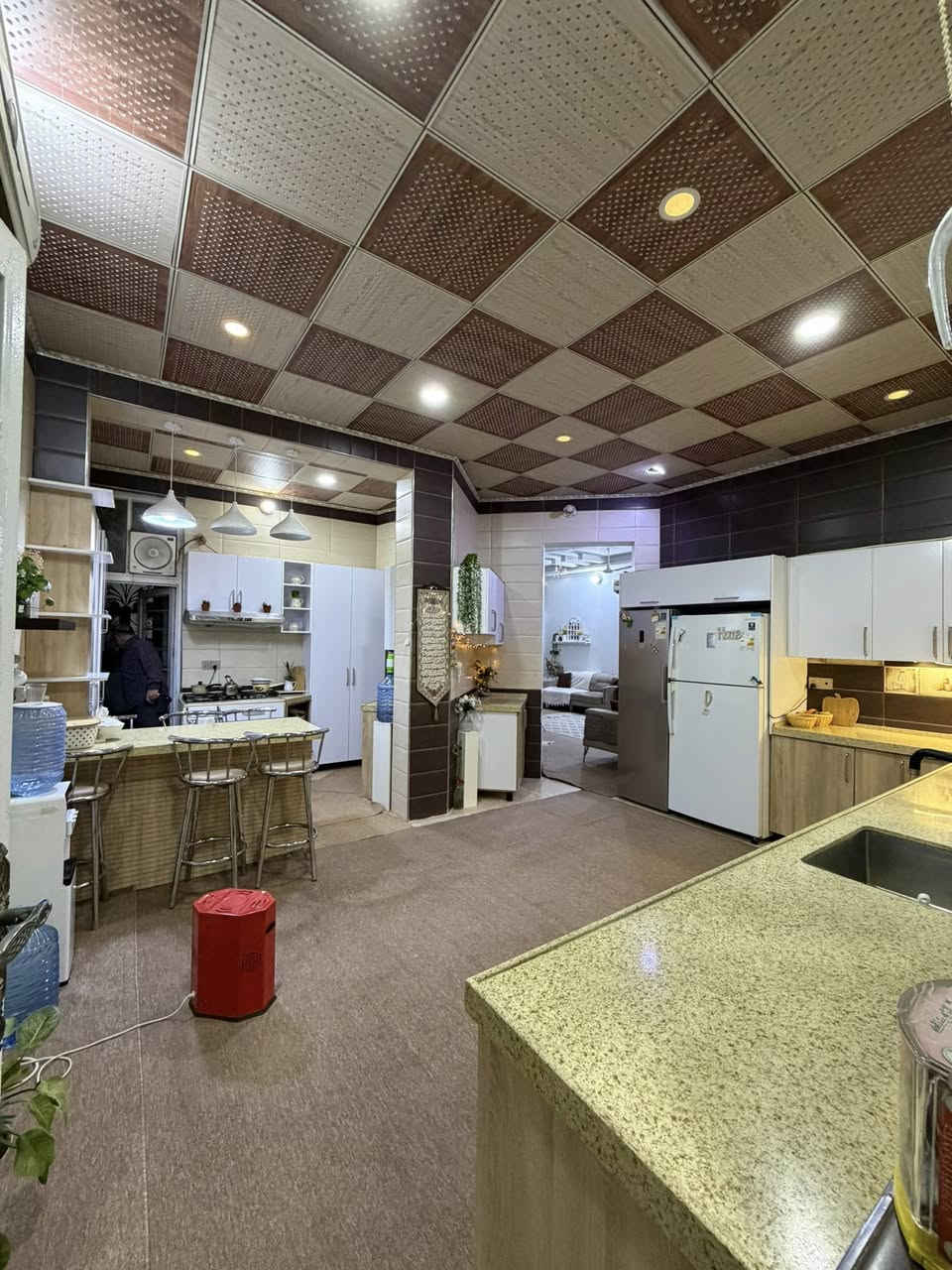 للبيع بيت 200 متر ملحق الفارس ❤️
شارع 20 تجاري 4 غرف نوم طابقين 🏡
بناء سنة 2023 حديث 🏡
السعر 390 وبي مجال 
***********
