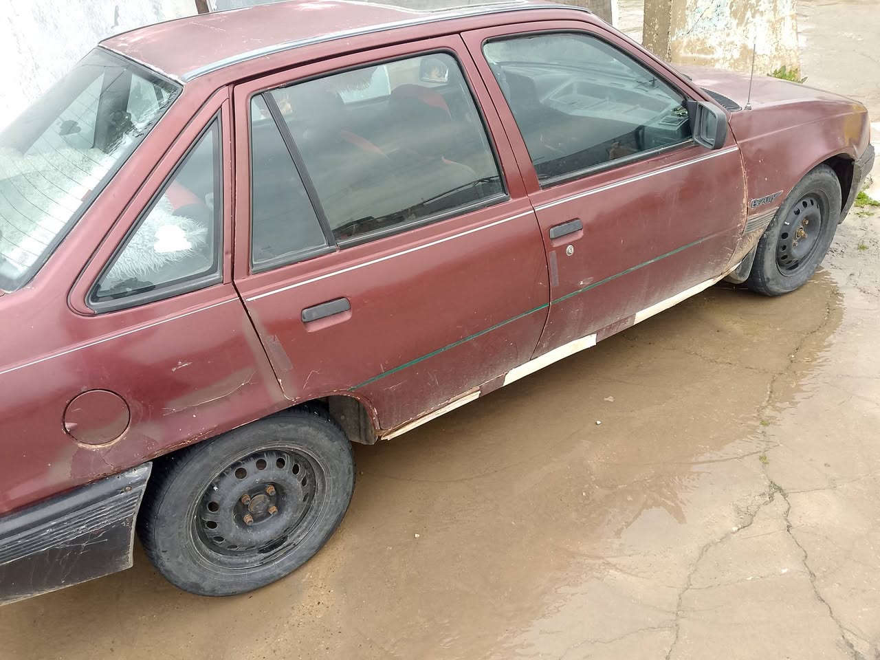 السلام وعليكم اوبل كاديت محرك استره رقم اخضر شرط اتحويل للاستفسار ***********
