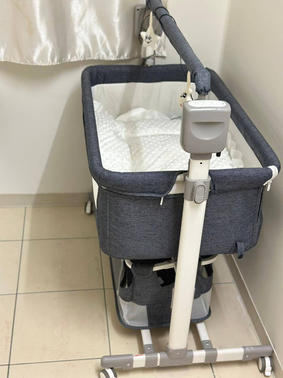 سرير النوم: (بدون اي ضرر)
سرير الاطفال:  (غير مستعمل.. سعر الحديد مع وصل من بيت النونو)

نافورة شلال:  (جديدة غير مستخدمة.. اشتريتها من جدار سنتر سرير النوم: 150 (بدون اي ضرر)

سرير الاطفال: 75 (غير مستعمل.. سعر الحديد 180 الف مع وصل من بيت النونو)

نافورة شلال: 100 (جديدة غير مستخدمة.. اشتريتها من جدار سنتر 

راديو: عنوان بسمايه

راديو: 15 الف


**إذا كنت صاحب هذا الإعلان وتريد حذفه لأي سبب، رجاءا أرسل رسالة إلى الدعم الفني**