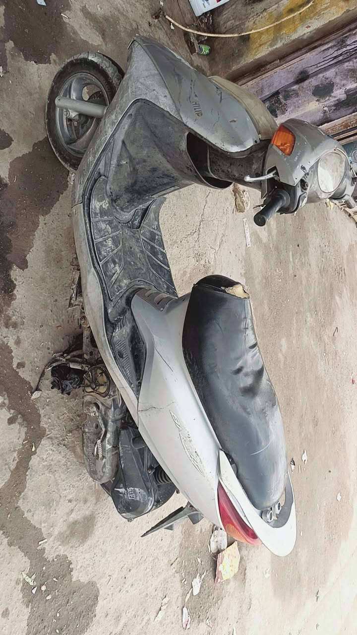 السلام عليكم دراجه ابريز نضيفه 
السعر 350اوبيه مجال
مكاني الامين الثانيه
الموبايل ***********
