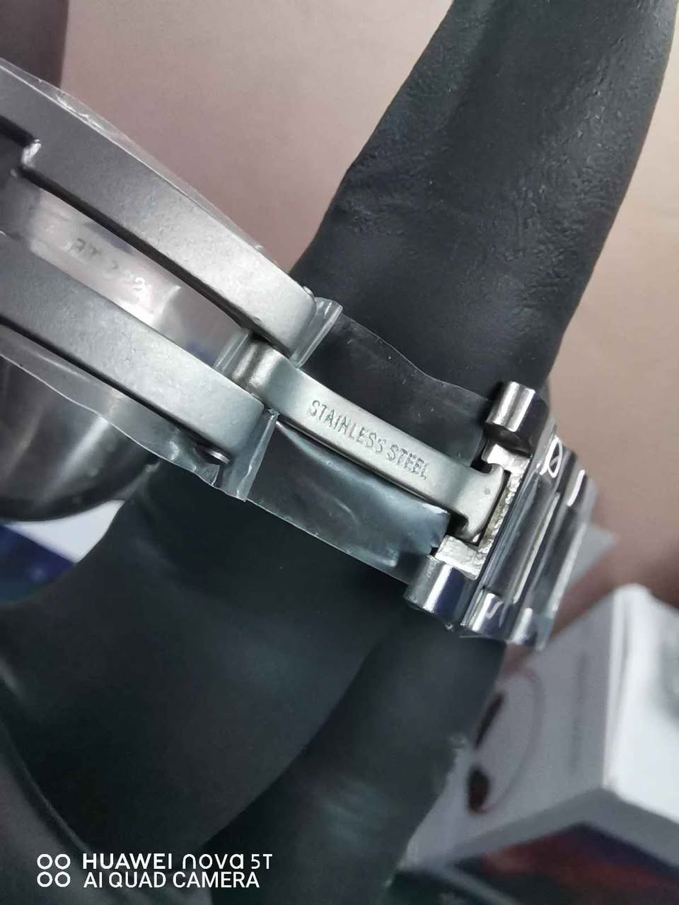 رجعت توفرت من جديد..

#ساعة_كارتير_اوتوماتيك 
قطعة جديدة ومرتبة 
مختومة سويسري والظهر حفر
#مزاد  #مزاد لأعلى سعر تنباع 
#يخلص المزاد ليلاً🙏🏻 الفلوجة, الأنبار


**إذا كنت صاحب هذا الإعلان وتريد حذفه لأي سبب، رجاءا أرسل رسالة إلى الدعم الفني**