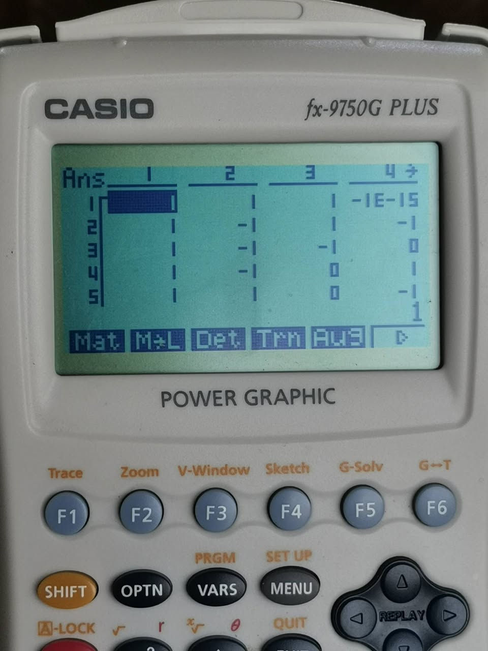 حاسبات كاسيو العلمية الاصلية تحل جميع العمليات الحسابية و الرياضية
تحل المصفوفات الكبيره جدا
تناسب جميع الطلبة الدراسات الاولية و  العليا.. 
السعر ٦٥ الف دينار
للاستفسار الاتصال على *********** واتساب ➡️ 🌹
