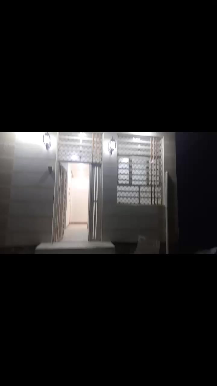 بيت للايجار 50 متر خلف مول بغداد ع شارع عشرين سعر الايجار 200 قفل ***********
