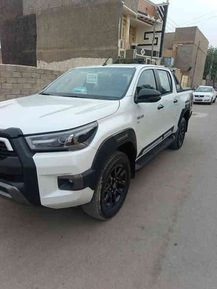 سلام عليكم تيوتا هايلوكس موديل 2024 خليجي سياره بعدهي على وضع شركه زيرو جديده مكفوله كفاله عامه من رصعه شخط حداديه رقم بغداد جديد نكليزي تحويل ثاني يوم 
فول مواصفات 
بصمه تشغيل 
بصمه ابواب 
شاشه جبيره 
كشنات كهرباء 
بعد بيها مواصفات خير من الله 
6 سلندر حجم 4000
ماشية 4000 مكان الانبار فلوجه 
سعر 425$ بيها مجال للطيبين رقم هاتف ***********
