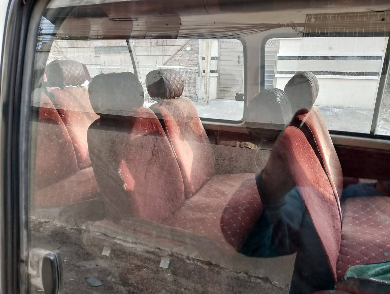 السلام عليكم فتون لبيع 2011باسمي حره السعر60وبيه مجال بسيط مكينة مجفته جديد رقم***********
