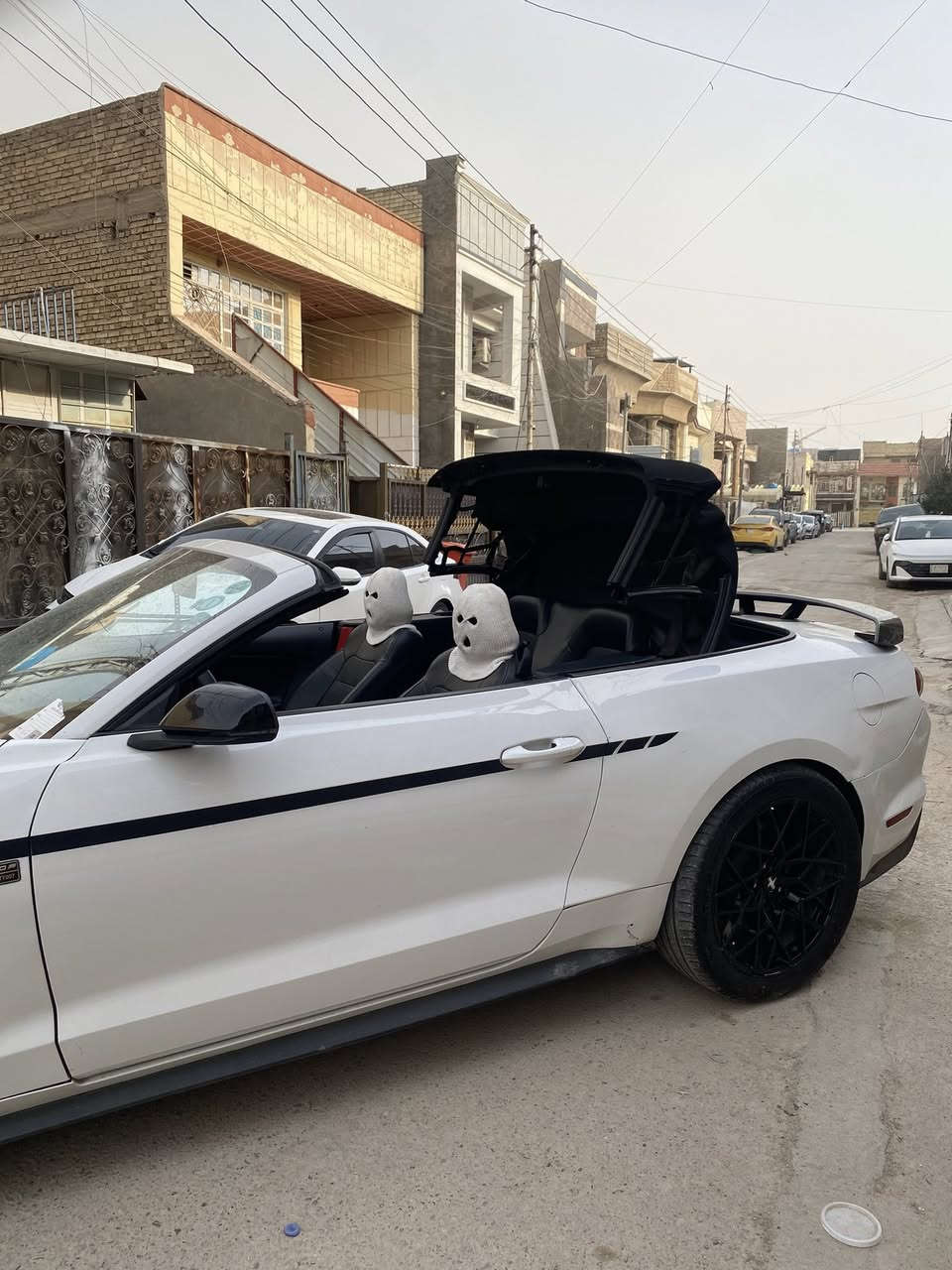 السلام عليكم موستنك كشف موديل 2020 
سيارة جديدة مال بيت 
رقم سليمانية باسمي 
موصفات اعلى موصفات بلموستنك 
سونارها موجود 
موصفات كلشي بيها فا مراح اكتب 
سيارة جديدة حيل شرط نقص برغي مابيها للاستفسار *********** مكاني بغداد السيدية
