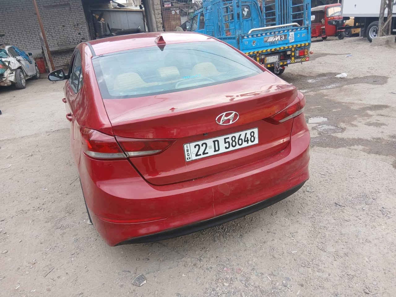 السلام عليكم 
النترا 2017
وارد امريكي  مكينه ٢٠٠٠دوش 
حادثها جاملغ خلفي 
وبنيد مبدل بدون دواخل 
بيها صبغ مكانات ابيعلك حزام
شواصي لغود تكم قماره مكفولات 
حداديه صدر جديد 
تخم تاير جديد 
رقم اربيل بسم جيراني تحويل مباشر
السعر 95وبيها مجال 
رقمي ***********
بغداد شعب
