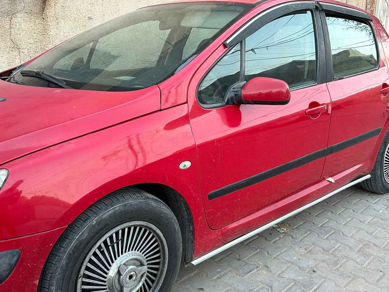 السلام عليكم بيجو 307
السياره للبيع فقط
رقم بابل باسمي 
السياره جاهزه وبدون اي نقص 
بيها صبغ مكانات. اثر جراد بدون حادث 
السعر 47 وبيها مجال بسيط 
***********
