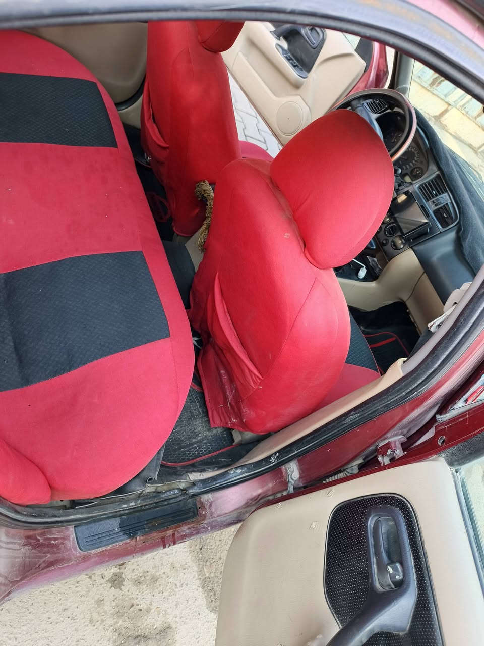 سلام عليكم شباب نيسان براميرا للبيع كير اوتو موديل 2001مكينه وكير خير من الله شاشه اندرويد نضيفه مال جناي ما ناقصهه شي كبل للشارع باتري جديد تحويل ثاني يوم مستعجل علا بيعتهه مكان محموديه سعر 40 وبيهه مجال رقم الهاتف *********** رجائأ المو شراي لا يتصل متواجد واتساب
