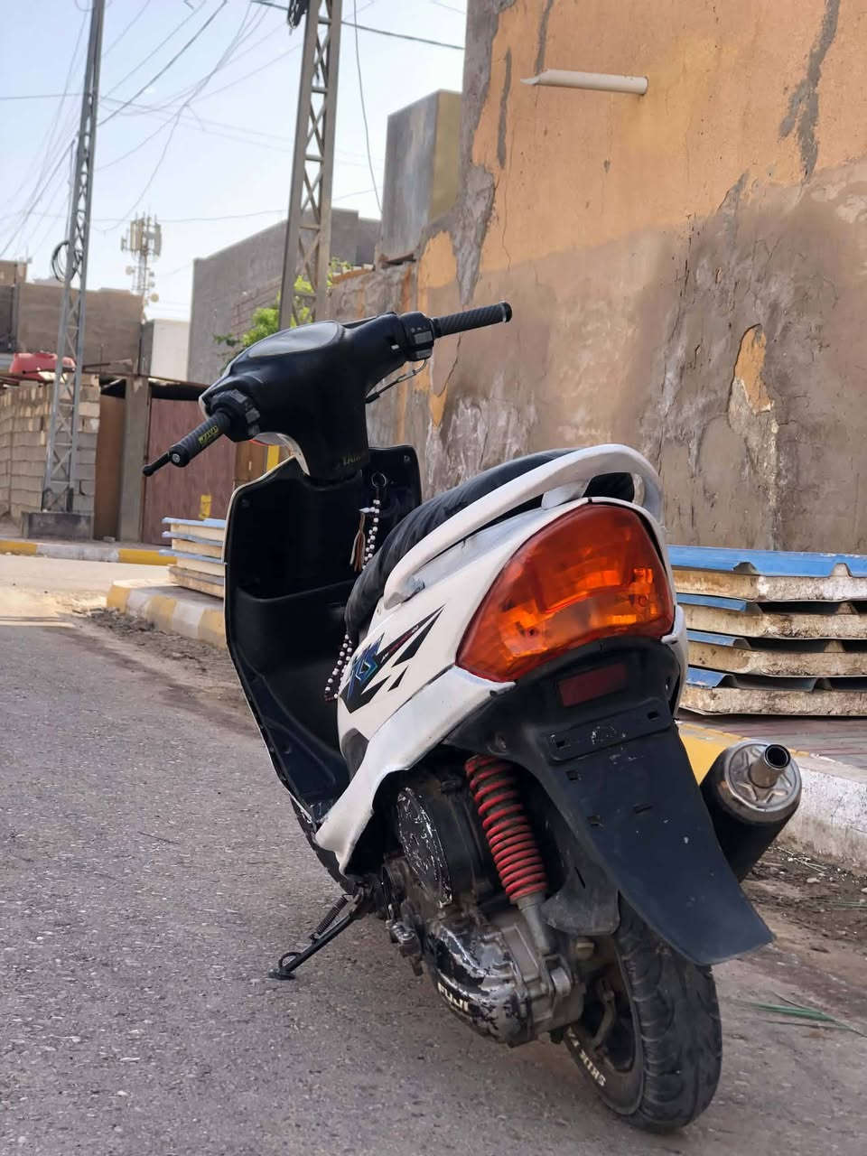 يالله 
ماكس عدله نصبتهة كلش حلوه ما شاء الله 
نشاط ومعدل مخيف 
مكينه ناعمه نكره سلف وهندر هم شغال 
بوشه ٤٩ 
مكاني رمادي ٨ شباط 
سعر 375 الف وماكو هيج نضافه بهذا سعر 
رقم ***********

