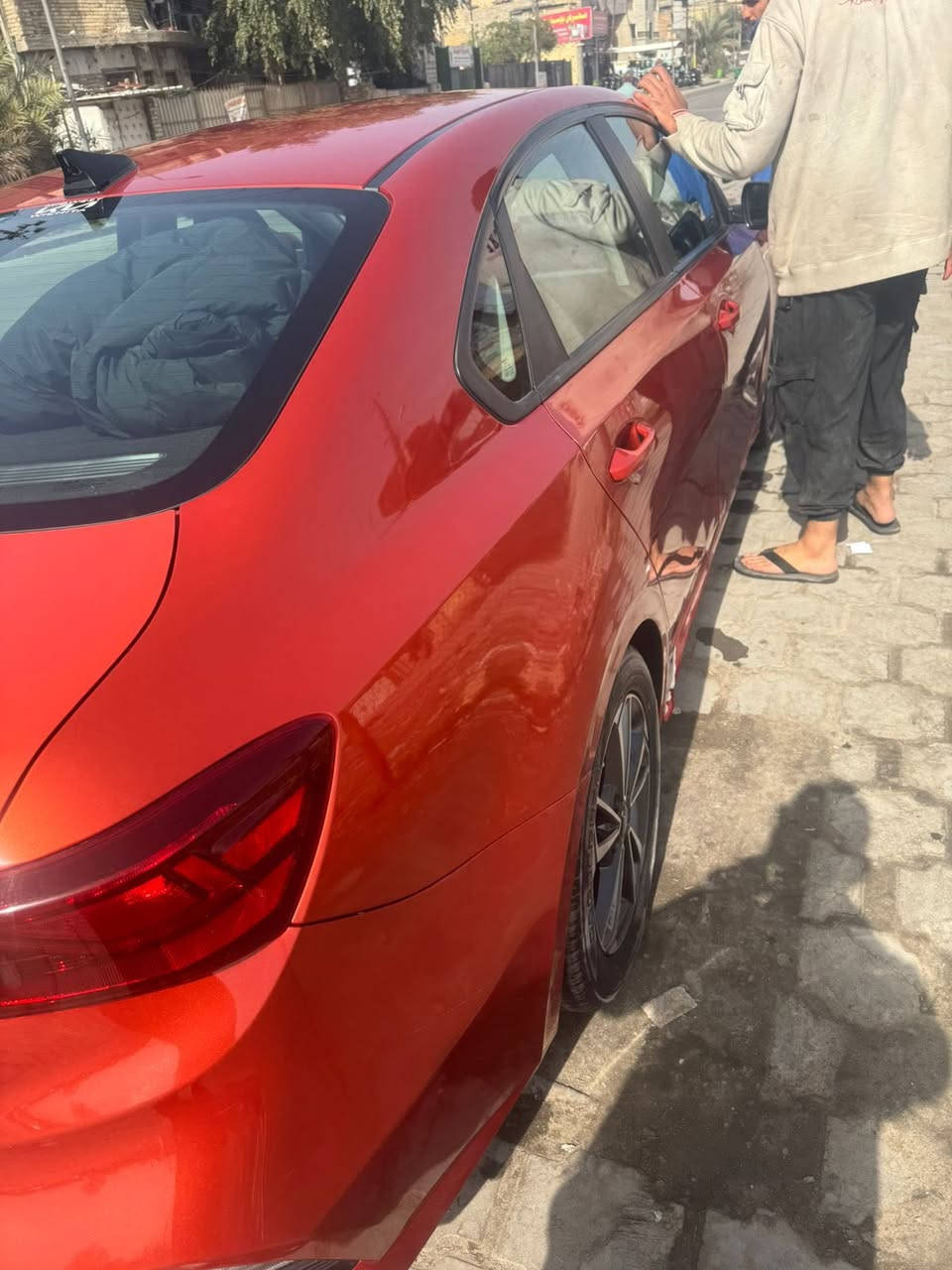 سلام عليكم فورتي 2023 رقم بغداد المواصفات نص فول وارد امريكي حادثهه فقط الي بالقبق بعده عله وضعه ممصلح ماشيه 100 الف ميل سياره جديده وخير من الله سعرهه 160 وبي مجال حك الجيه للاتصال ***********
