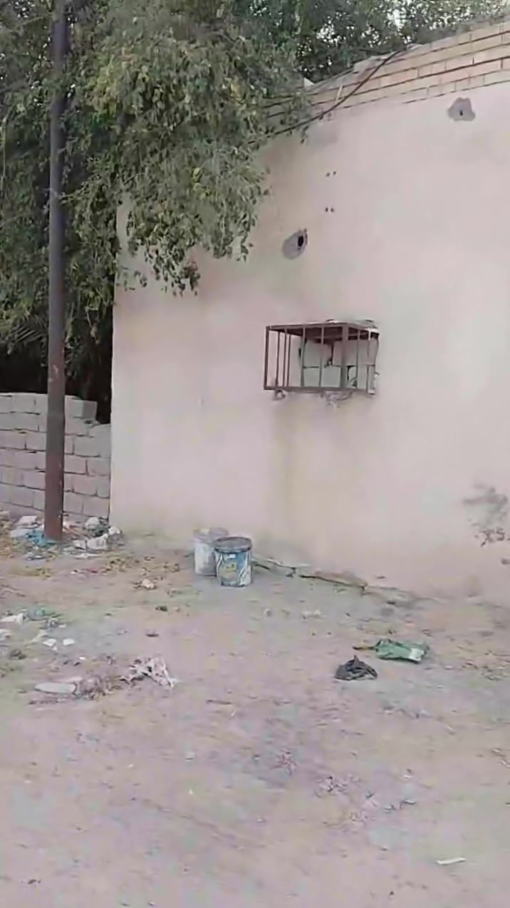 كلش نظيف
السلام عليكم بيت للبيع بالبصره شعيبه الشارع مساحه 180 غرفتين صاله ديوانيه مطبخ درج زائد سطح عقاده زراعي بس مكاتبه رقم الهاتف الرصيد *********** رقم الثاني واتساب *********** شراي خي راسلني سعر 17 وبي مجال
