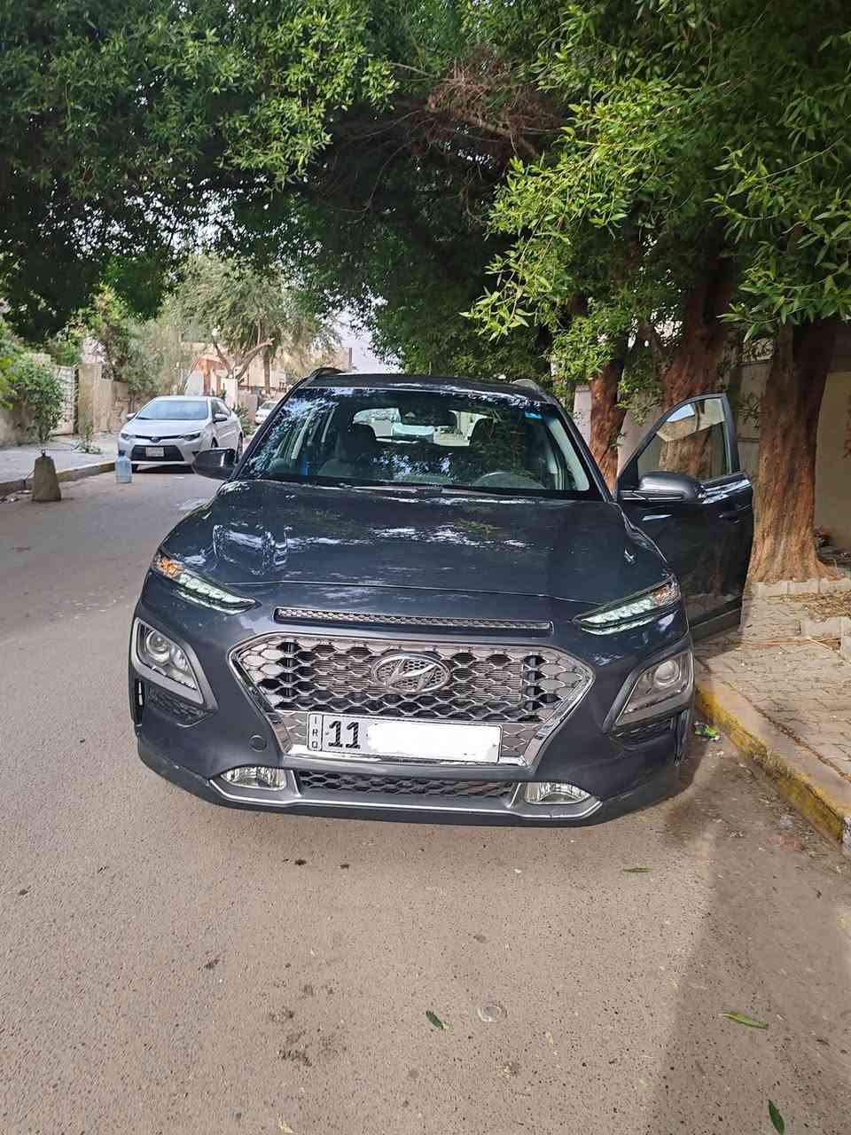 السلام عليكم...
هيونداي كونا sel موديل 2020 رقم بغداد باسمي ماشية 65 الف 
محرك 2000 دوش المرغوب 
كير at 
4x4
بصمه تشغيل 
نضام الخروج عن المسار 
نقطه عمياء حساس جانبي خلفي امامي 
اوتو بريك 
كشنات تدفئه 

حادث السياره موجود كدامك ويه الصور  والسياره استخدام شخصي 
القطع الي جايبهن كلهن بلاديات نفس اللون عدا الدعاميه الاماميه صبغ وشغلهه كلش حلو السياره جديده من كل النواحي وممتعوبه شرط الفحص 
السعر 135 ورقه وبيهه مجال 
***********
