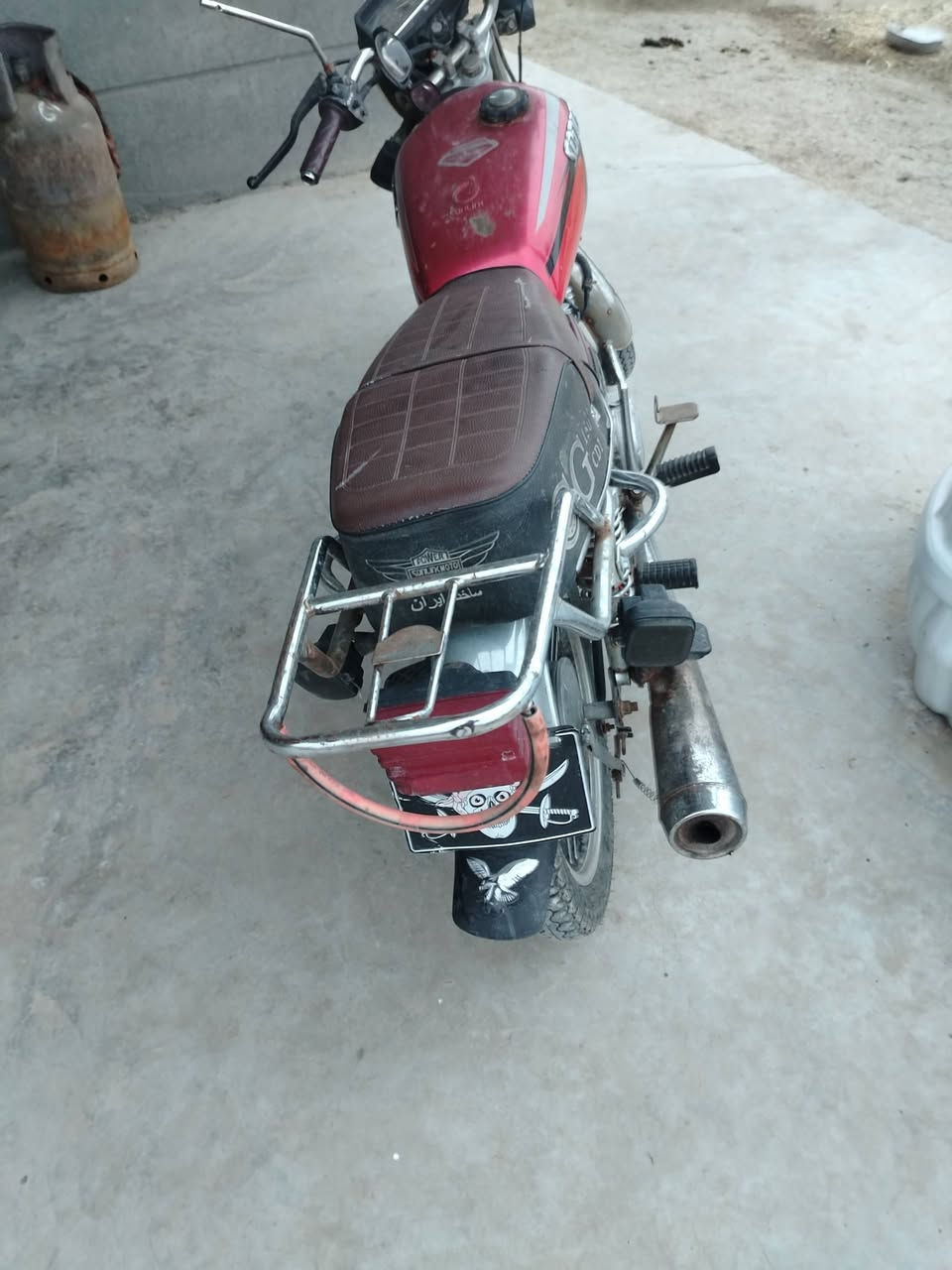 سلام عليكم دراجه سافان  سونك للبيع موديل 23اوراق كامله شغاله جاهزه بيها نواقص بسيطه سعرها 400مكاني الطيفيه اللاتصال علا الرقم ***********
***********
