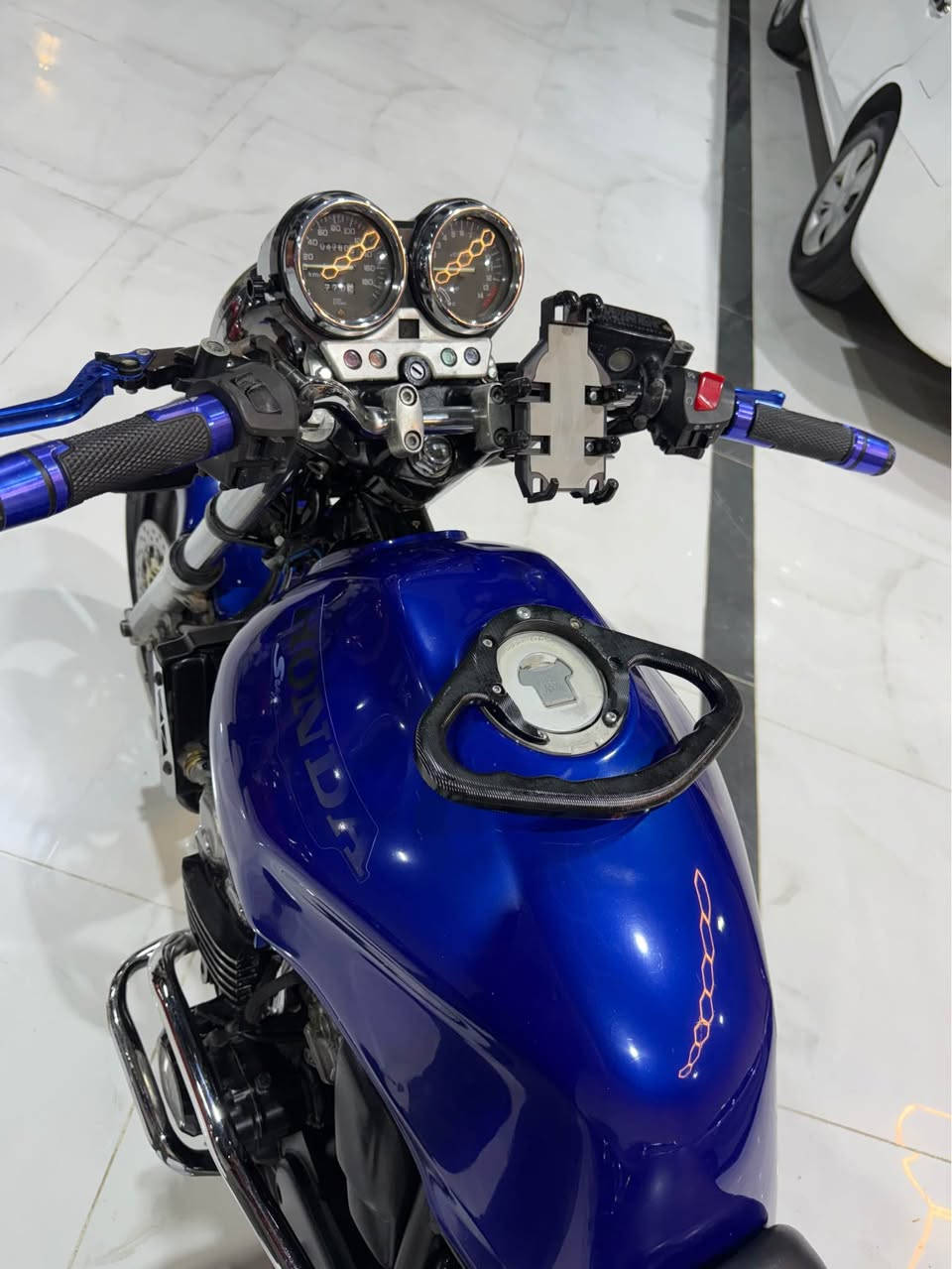 Cb400 
بو فروشتن مةكينة سةرو بن كةپس 
ناو تانكي لوك لوك 
ماتورةكة هةموو گياني بةشةرتة 
كارةبايات كلاج نوي شوين هةولير نرخ ١٦.٥٠ مجال 
*********** أربيل, العراق
