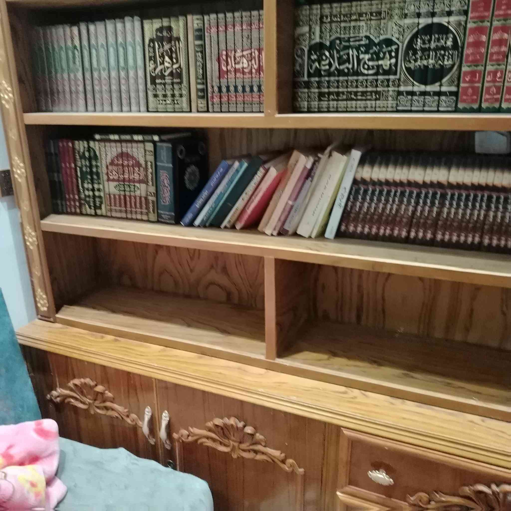 السلام عليكم..
مكتبة للبيع للاستفسار تصال على رقم ***********
