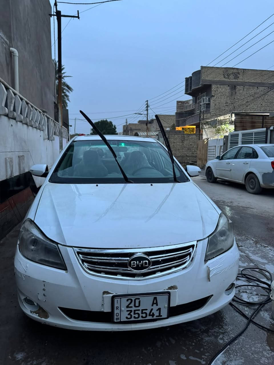 السلام عليكم
BYD 2013 ابيض خصوصي 
رقم ديالى سنويه 2027بدون حادث
سياره جاهزه من كلشي نضيفه جداً 
تدفئه شغاله تبريد
تحويل مباشر  بأسمي 
سياره مال بيت  صدرها نظيف 
شاشه 
كامرا 
بصمه 
فتحه 
اشاير بالمريات

فووول الفول 
جاهزه ترايك وين ما يعجبك
السعر …60
العنوان زعفرانيه شارع الزوراء
للاستفسار ***********
