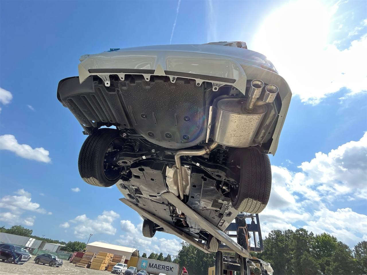 السلام عليكم ورحمة الله وبركاته
من رخصه الادمن عندي كامري وارد امريكي موديل 24 بغداد 
مواصفات se
فتحه سقف 
بصمه
كراسي جلد
كرسي كهرباء 
ستيرن كرسي تدفئه
حساسات اماميه و خلفيه 
شاشه
ايكو سبورت 
نور مل
مصابيح اماميه زنون 
اوتو هولد
اش اره بالمري 
ماشيه 3000
السيارة زيرو اللون مميز 
محرك 2500
تايرات رياضي 
صبغ جاملغ وقبغ جنطة لاغيرها والضربه ماواصله للشاصي وصور الحادث موضحه امامكم 
للاتصال ***********
