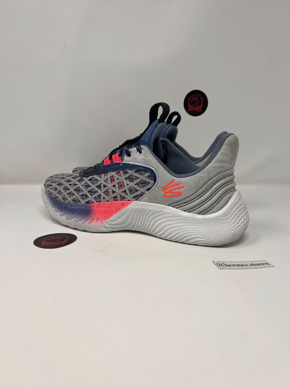 متوفر ✅
Under armor 
الحجم: 42(26.5سم)
الوصف: باله فيتنامي نظافة 💯،

السعر:   35  الف دينار عراقي.

🚚 يوجد توصيل لجميع المحافظات وجميع المناطق في العراق

ادخل انستا شوف القطع القويه المتوفره 
https://www.instagram.com/hermes.storex?igsh=MTQwdWQ4OTZ1YmxoMg%3D%3D&utm_source=qr


**إذا كنت صاحب هذا الإعلان وتريد حذفه لأي سبب، رجاءا أرسل رسالة إلى الدعم الفني**