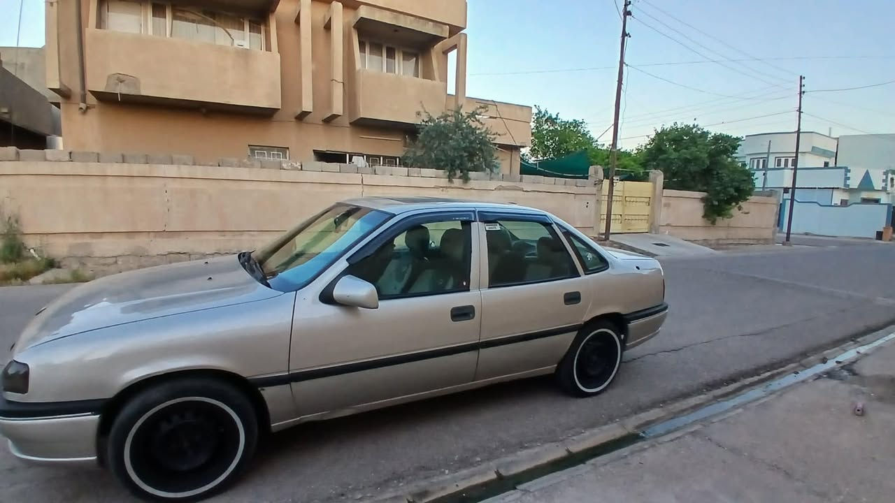 حجم. 20
موديل 91
سنويه جديده 
بطاقه بانزين بيها
للبيع او مراوس مع حديث
بدون حادث 
سعر مناسب جدا اتصل

‭0770 977 9343‬
