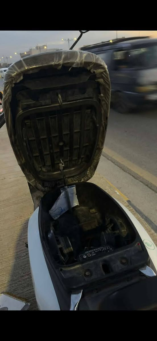 بوليس 2012 للبيع الدراجه نصبه بيها سستم سماعات نوزل كلشي ما ناقصها تشغل وتطلع ***********
المكان بعقوبه
