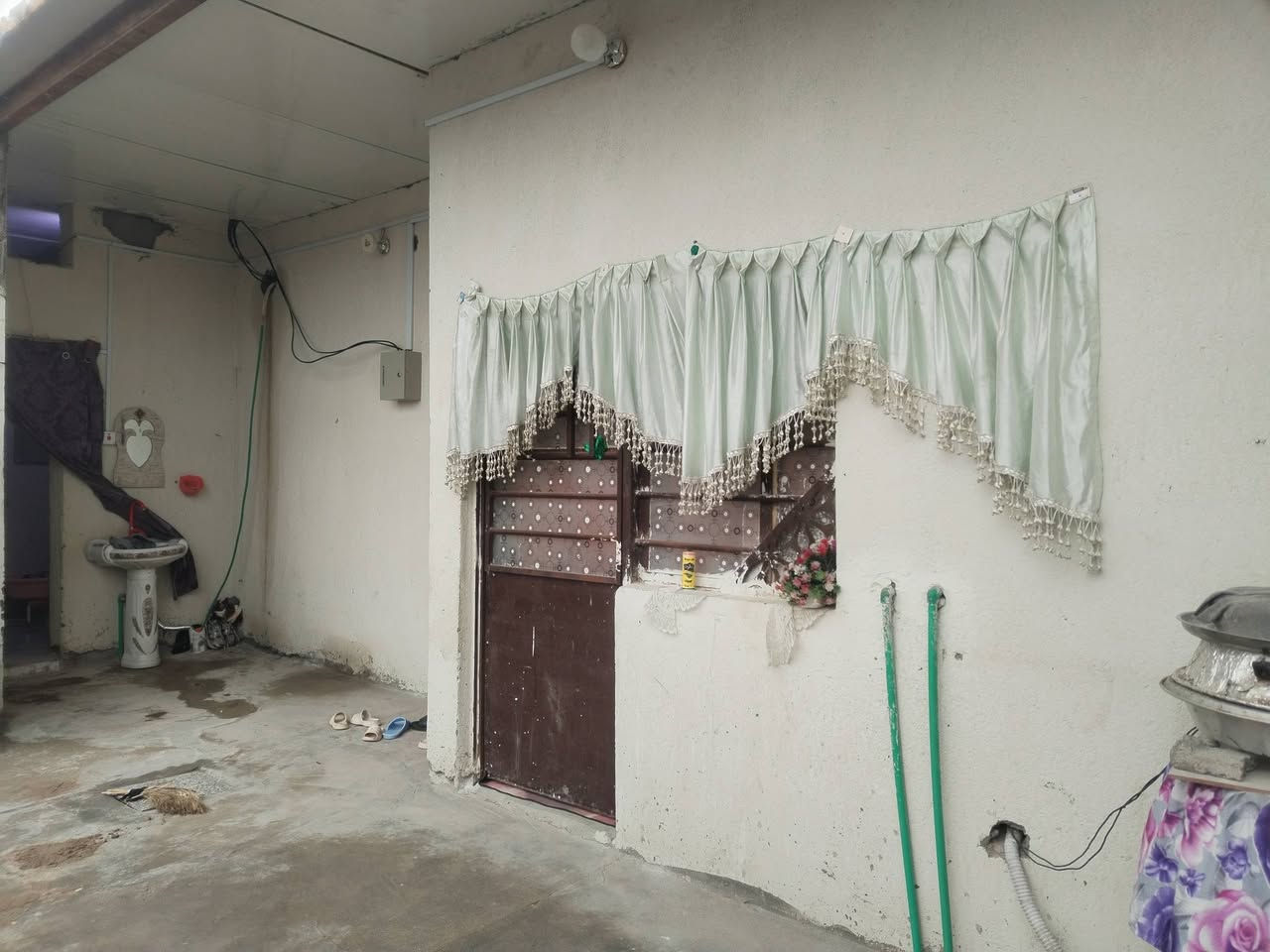 بيت للبيع في البصره الزبير قرب النائب علي شداد الفارس مساحه ١٨٠ لاستفسار  *********** مكلف بل نشر فقط
