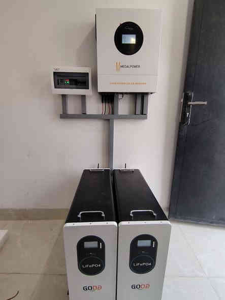 الموقع: الزوية
منظومة منزلية
حجم المنظومة =32نهاري&30ليلي
مكونات المنظومة -=
🔸 2بطارية ليثيوم 15 كيلو شركة gogo power 
                    ضمان خمس سنوات 
🔸 16 لوح شمسي  بقدرة 620 واط شركة ميدل بور 
                    ضمان عشر سنوات 
🔸 انڤيرتر  شركة Medal power حجم11كيلو      ضمان سنه واحده 

مع الربط والتنصيب وملحقاتها كاملة باجود انواع الحديد المغلون المضاد للماء والرطوبة وسراكت وجوزات ووايرات نحاس اردنية اصلية 

للحجز والاستفسار الاتصال بنا: ‏‪***********‬‏
او زيارة موقع الشركة في: الشرقاط - اسديرة عليا
