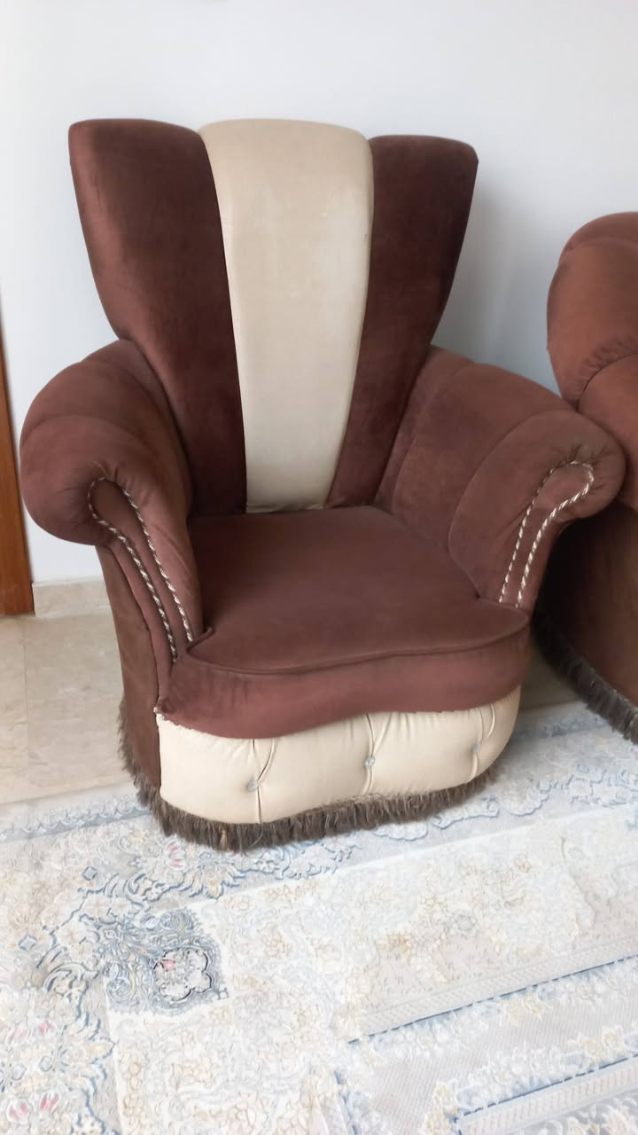 طخم للبيع جديد كلش ١٠ مقاعد وطبله وسطيه ب٧٠٠ وبي مجال للشراي ***********
