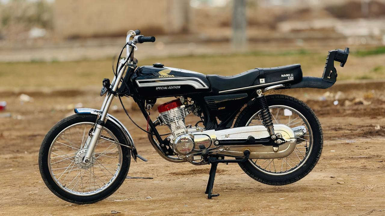 السلام عليكم لبيع دراجه شاصي 2021 اصلي تعمير 2025 مكينه تيربو دراجه خير من الله السعر 850 وبيه مجال بسيط لتواصل اتصل *********** ***********
