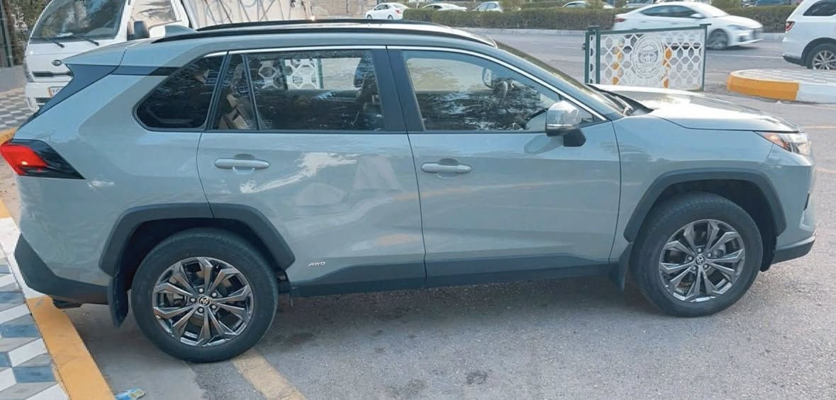 السلام عليكم
راف فور 2022 XLE فول امريكي بيها بارد قطعه عله كد شبر اللون سمنتي ماشية 25 
حجم المحرك 4 سلندر (2.5L) 
المواصفات :بصمة ابواب بصمة تشغيل
صندوق شفط كهربائي فتحة سقف سلايد
دفع رباعي AWD كشنات جلد 
تدفئة استيرن تدفئة رادار أمامي رادار جانبي
رادار خلفي اوتو ستوب هاند بريك بصمة
اوتو هولد تحكم وضعيات القيادة ECO,NORMAL,SPORT 
مانع انزلاق+ABS حساسات خلفية+كاميرا
تحكمات استيرن تبريد قطعتين 
مقاعد خزن ذاكرة السيارة في حالة الوكالة
رقم الشاصي:-JTMB6RFV7ND530917
رقم بغداد تحويل مباشر مكان السياره بغداد 
السعر 258 بي مجال 
اتصال /***********
استفسار اتصال ع الرقم
@إشارة
