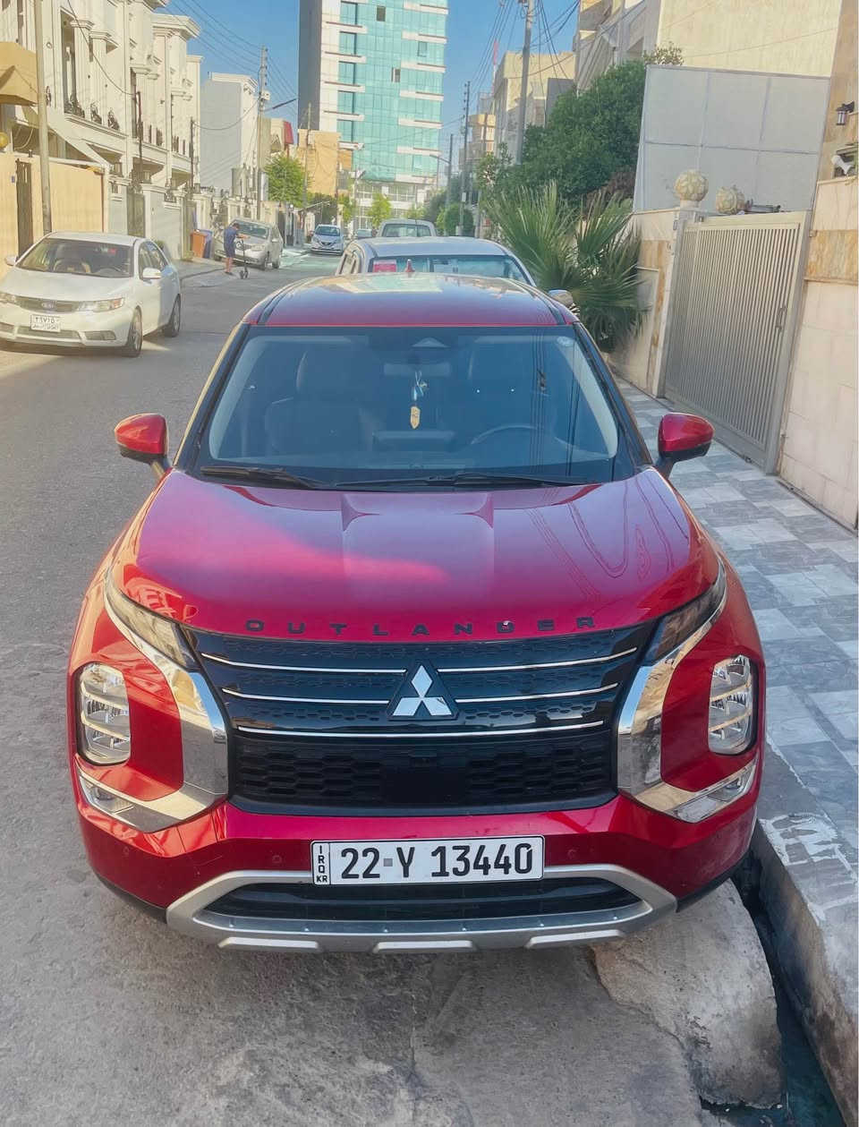 Outlander SE 2023✅
ڕانگی سور 
سەیارەکە زۆر پاک و خاوێنە و هی ماڵە و هی مەعرەز نیە 
مەکینە 2.5 لیتر ✅
گێڕ بۆکس و تۆماتیک 
سەیارەکە ٧ نەفەریە بۆ خێزانی گەورە زۆر باشە و گونجاوە 
شاشەی تاج و ئاردینۆ و ئەپل کار پلەیە 
حەساسە ✅
رادارە ✅ 
٥ کامێرایە 📷
شاشەی ٩ ینج 
سنسۆری پارکینگ 
پشتەوە و پێشەوەی زینۆنە 
سەیارەکە زۆر پاکە بێ چال و شوختە 
سەنەوی تازەیە سەیارەکە بە ناوی سایەقەکەیە 
وەکالە و تەحویل و خرامەی بە شەرت 
کوشن هیتەر کوشن خەزن 
یستۆپ ABS 
مواسەفایەکانی زۆر زۆرن باس ناکرێت سەیرەکەش تا بڵێیت خاوێن و بێ مەسرەفە 
سەنەوی تا 12-12-2030
نرخیشی ١٧٥ وەرەقە یە  
بۆ زانیاری زیاتر پەیوەندی بکە لە خزمەت داین
***********📞
***********📞☎️ رانية, السليمانية
