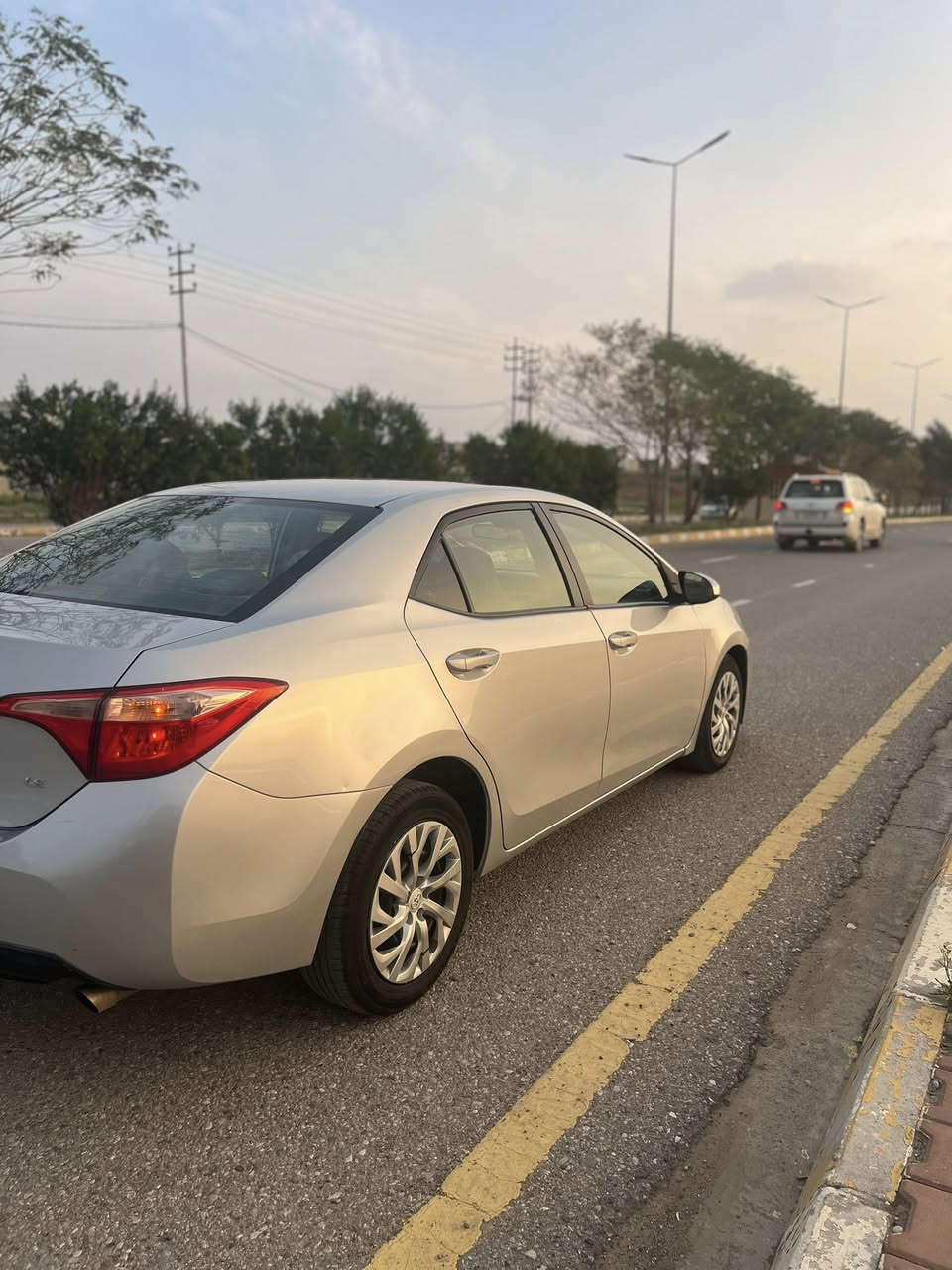 السلام عليكم كورلا 2017 للبيع السياره كفاله عامه من امريكا سرقه جاملوغ مبدل ابلادي السياره بدون ارباك بدون حادث بدون ظربه مكينه وكير بلشرط رادار حجر صدر امامي خلفي جديد تخم تاير جديد رقم سلمانيه سنويه جديده مكان السياره ديالى الاتصال على هذا الرقم ***********
