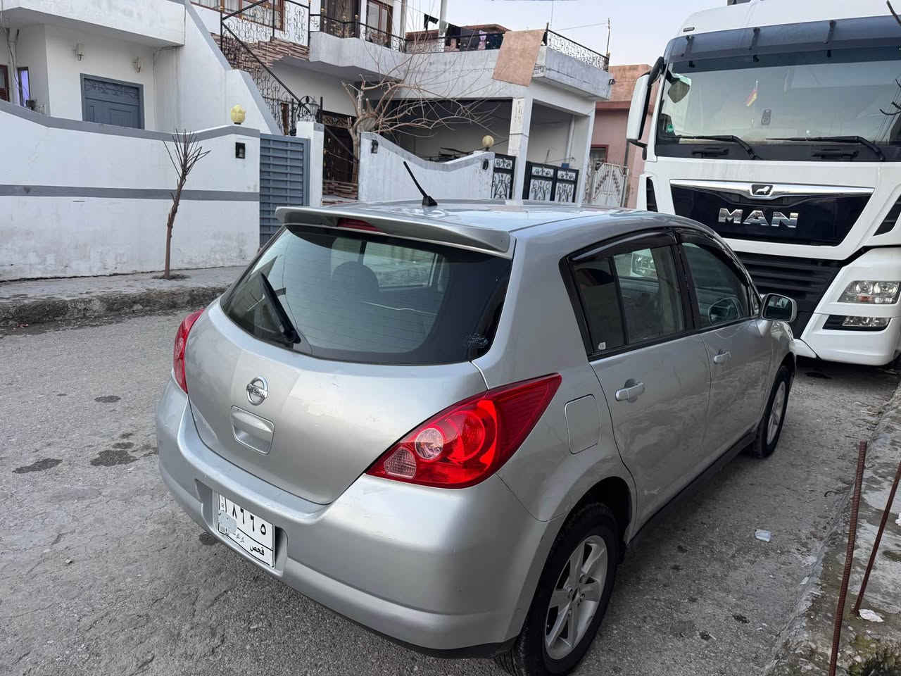 نیسان تیدای ساخ مەنەفیست ئەسلی مۆدیل2011بیش کەبس حیزام بۆیاخ سەقفوشانی بەشەرت کامل مەسروف هیج نوقستانی تیانیە سیارە کە بی حەیبە گیرومەکینەکارەبای هەموی مەزبوتەشوین قەلادزئ***********نرخی54گەلاومەجال بشدار, السليمانية
