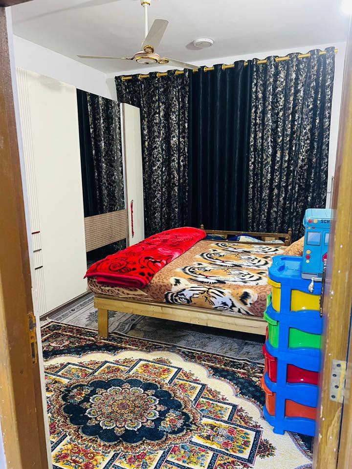 سلام عليكم 
دار للبيع طابو ملك صرف بغداد شهداء العبيدي خلف مدرسة الاكرمين قرب اسواق الامل المساحه 75 م طابقين ونص بناء حديث الاستفسار الاتصال على الهاتف *********** أو المراسلة على الخاص
